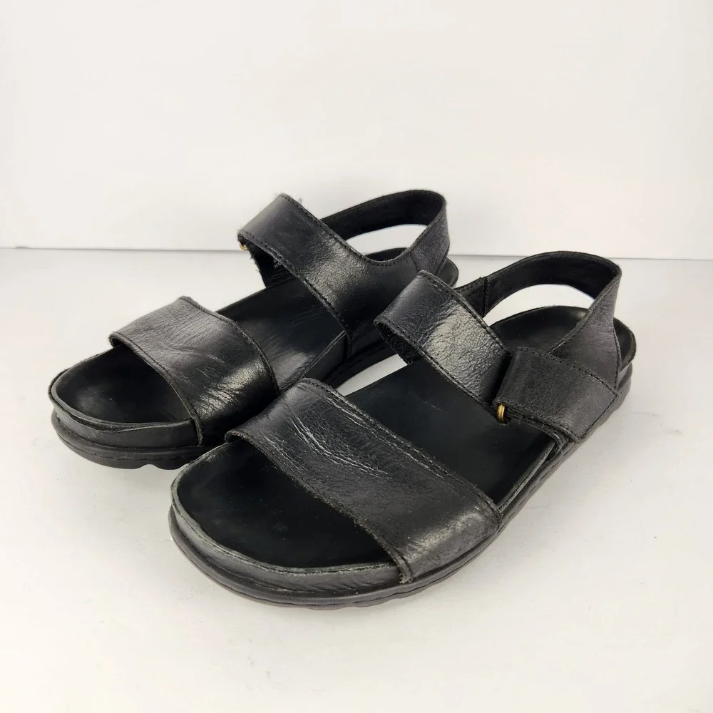 Born Women's Strappy Comfortable Minimalist Casual Sandals Black Size 7M